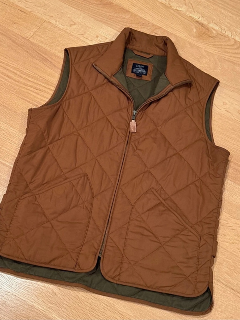 J.Crew Factory Men's Quilted w Vest in the color "Glazed Pecan" (Brown)